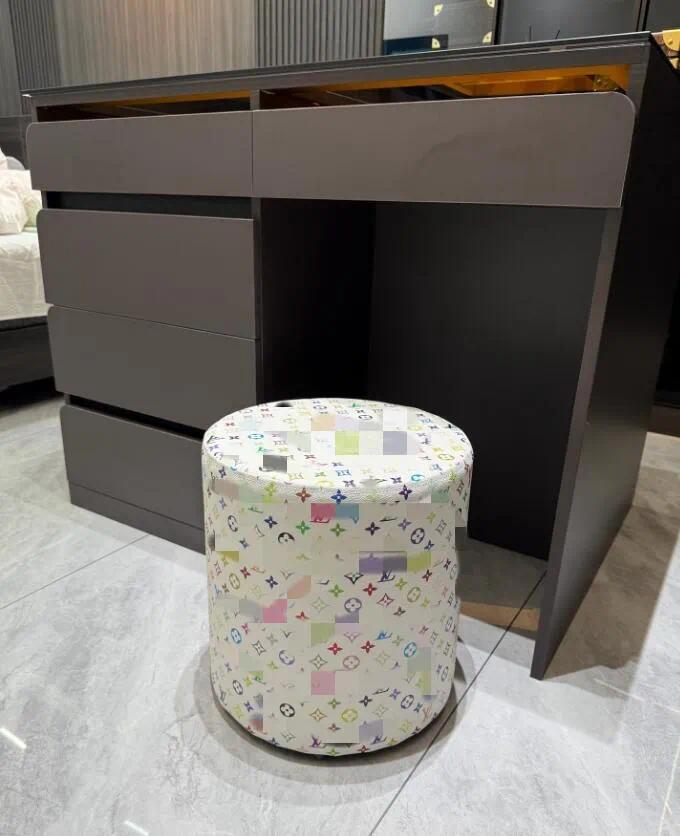 2026 classique lettre logo seau maquillage tabouret designer chaise ronde table basse canapé tabouret de luxe salon siège de luxe tabouret bas ma