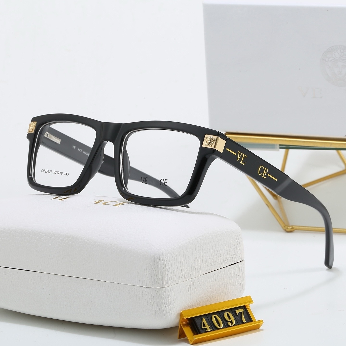 Top luxury Sunglasses designer womens Mens Wearing fashion hot selling senior Eyewear For Women eyeglasses frame Vintage Metal Sun Glasses