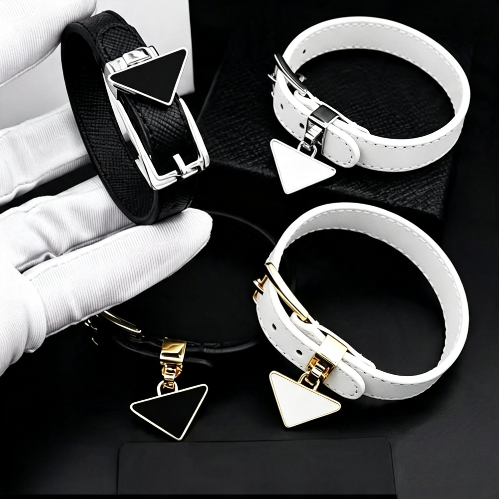 Designer bracelet Crossbody Women Leather Bracelet Classic Triangle Logo Pendant Adjustable Buckle Wristband Fashion Designer Jewelry Gift