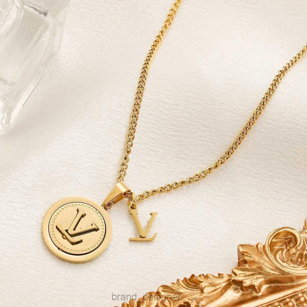 Gold Plated Design for Women Love Stainless Steel Chain Pendant Necklace Designer Wedding Party Travel Swimm Non Fade Jewelry