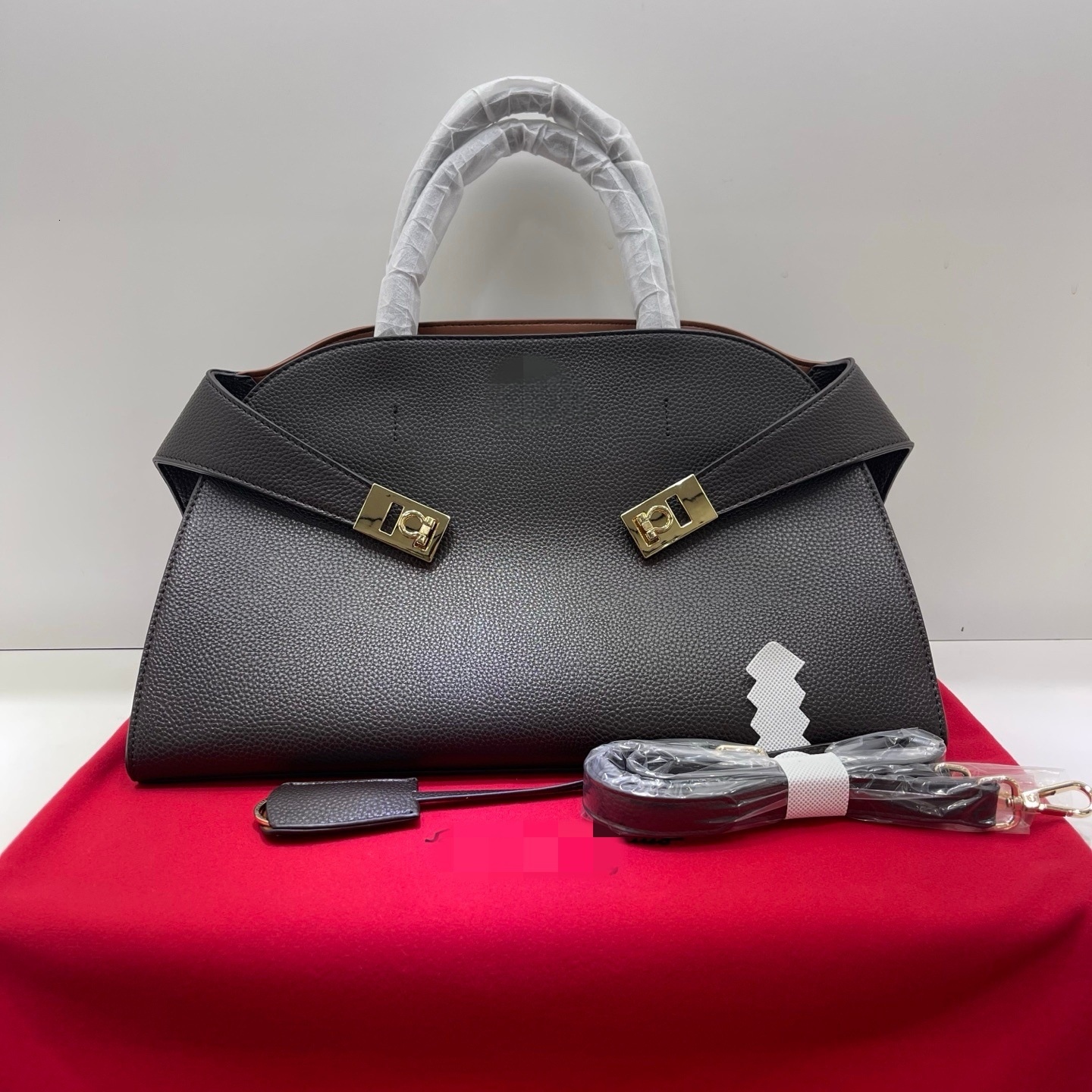 FERRAGAMOOS Designer Hug bag purses totes Luxury Womens handbags Shoulder Bag New High-End Genuine Leather Lychee Pattern tote bag Fashion Versatile