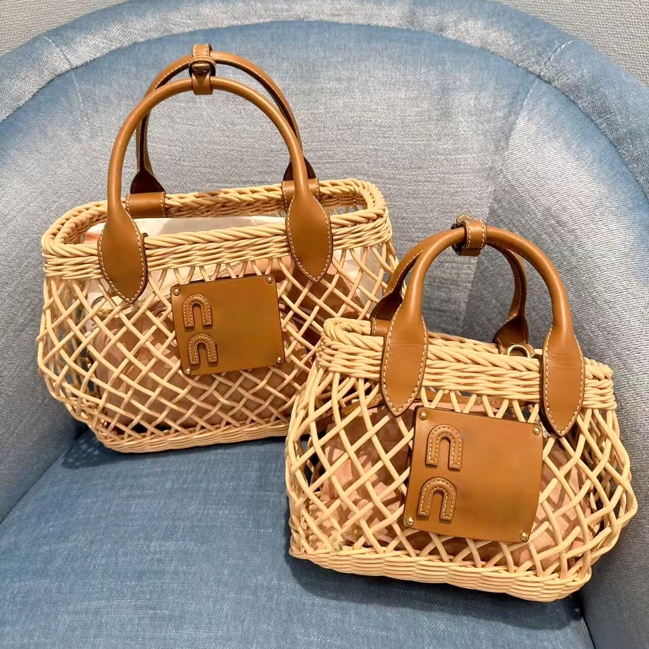 Designer shoulder crossbody Straw New Top quality Fashion Summer Beach Women weave top handle Basket handbag Vacation Underarm straps brown Clutch B