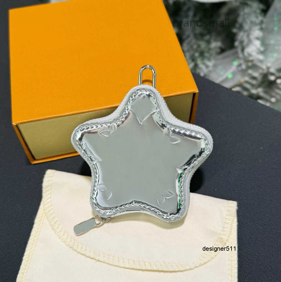 Keychains Lanyards Luxury Star Keychain Mini Heart shape Designer Charm Fashion Laser polished surface Men and Women Earphone Bag Key Holder Coin Pu