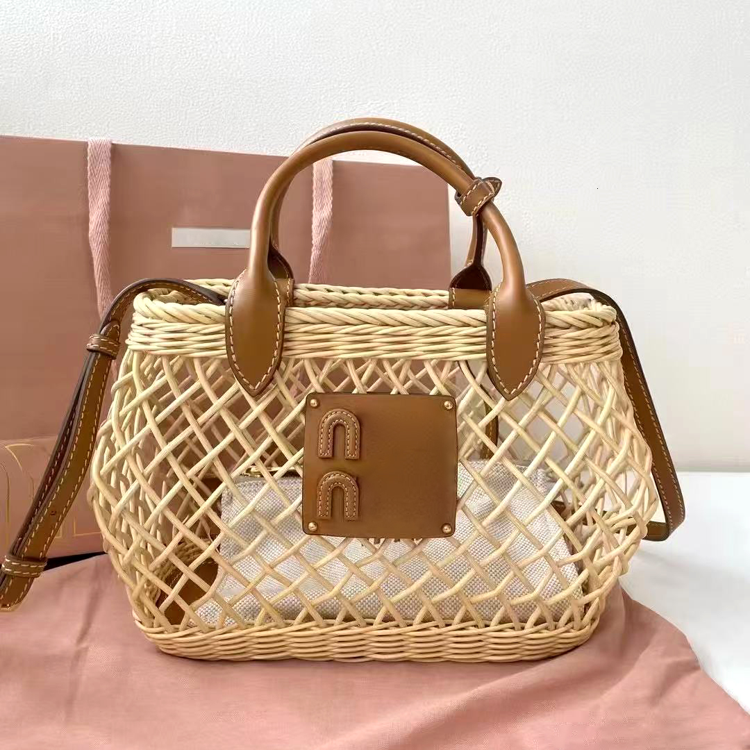 Summer Beach crossbody tote top handle hobo Designer Straw mini Basket handbag With shoulder straps toiletry Luxurys city Womens Clutch Bags weave V