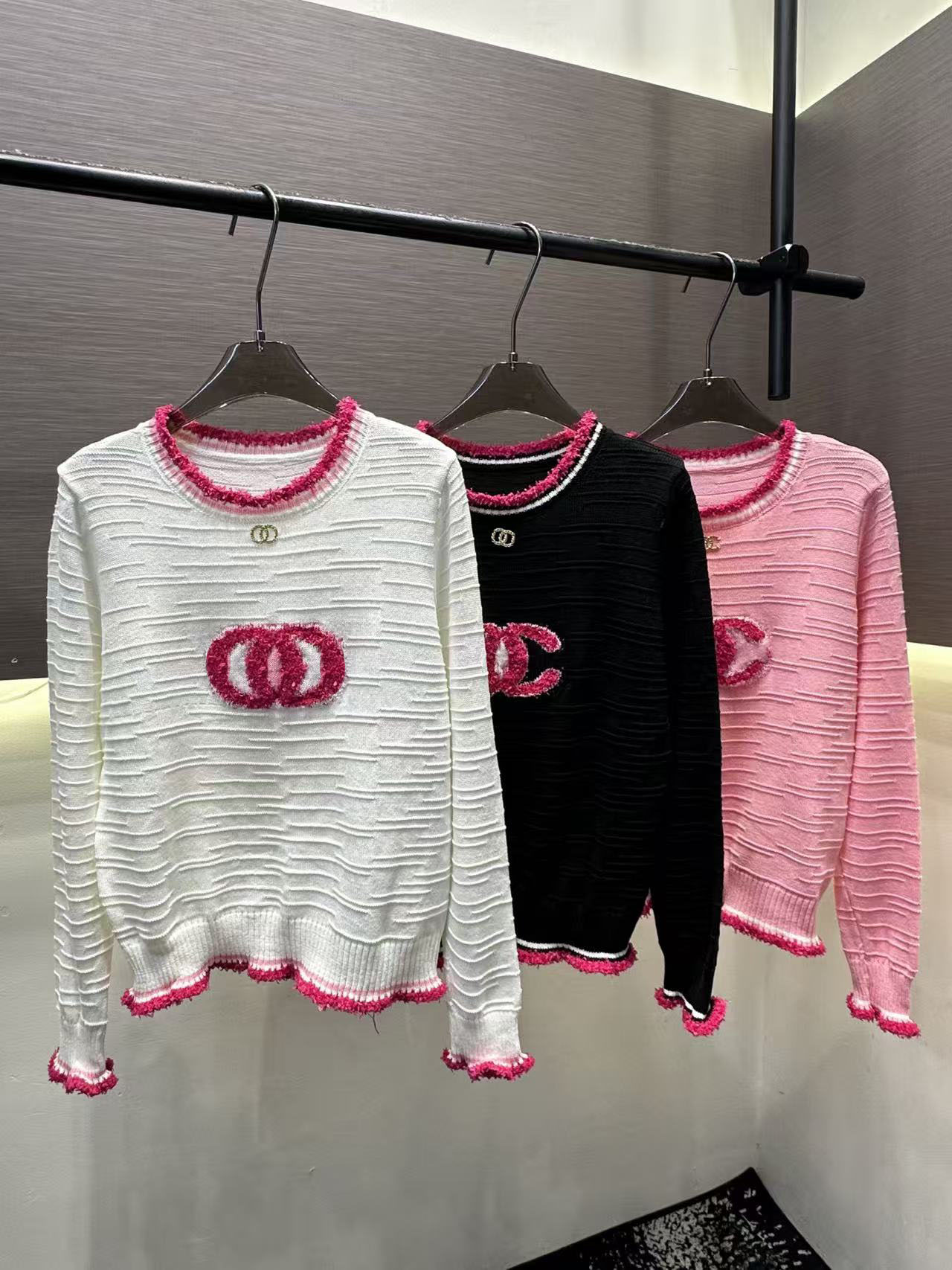 Women's Sweaters New winter round-neck base layer sweater, color-blocked casual knitwear - a versatile, stylish, and must-have sweater