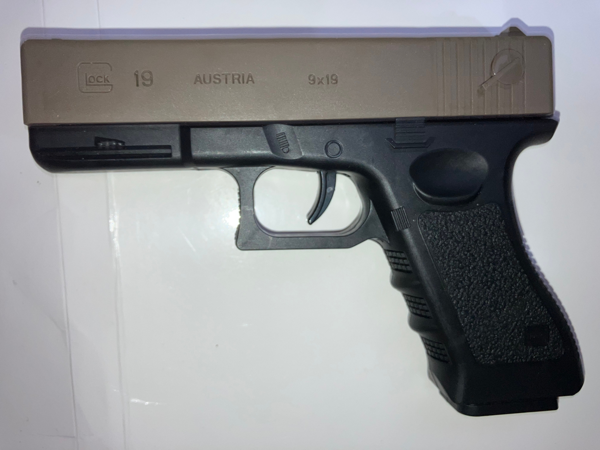 1 PCS Hot Sale The Brown Handgun With 50 PCS Of 7-8 MM Soft Rubber Bullet Gun Toys The Glock Pistol Boy Shooter Gifts Funny Christmas Toy Guns 2026