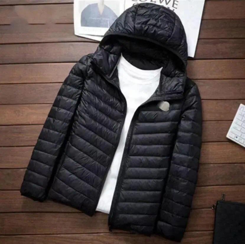 Mens Designer Light Down Jackets Winter Puffer Jacket Short Glossy Coat Men Hooded Couple's Stylish and Versatile Bread Suit Solid Color Coats