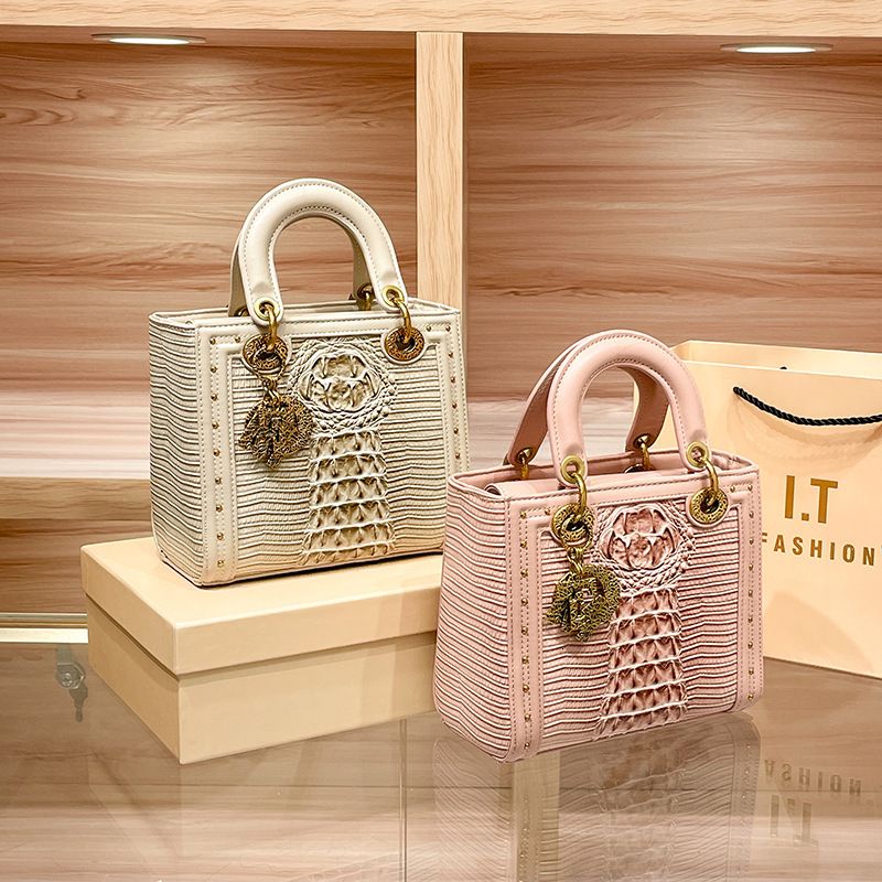 Designer Bag 2026 Xixi Di Er Small CD New High End Genuine Leather Crocodile Pattern Princess Luxury handbag For Women R Shoulder Crossbody Bag P
