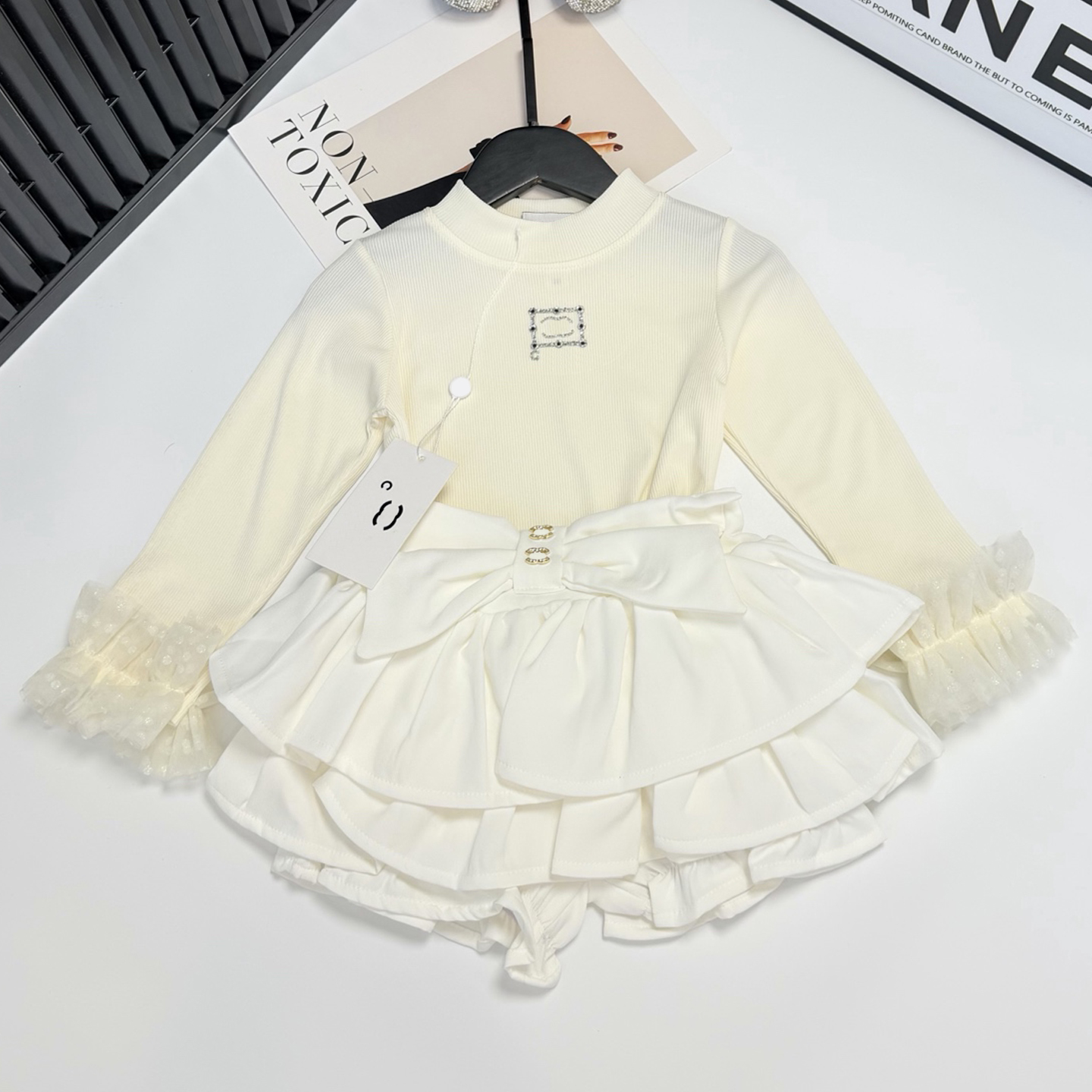 Designer Kids Clothes Girls 2 Piece Outfit Toddler Long Sleeve Lace Cuff Top + Ruffle Tiered Cake Skirt Children Girl Clothing Set Size 90CM-140CM