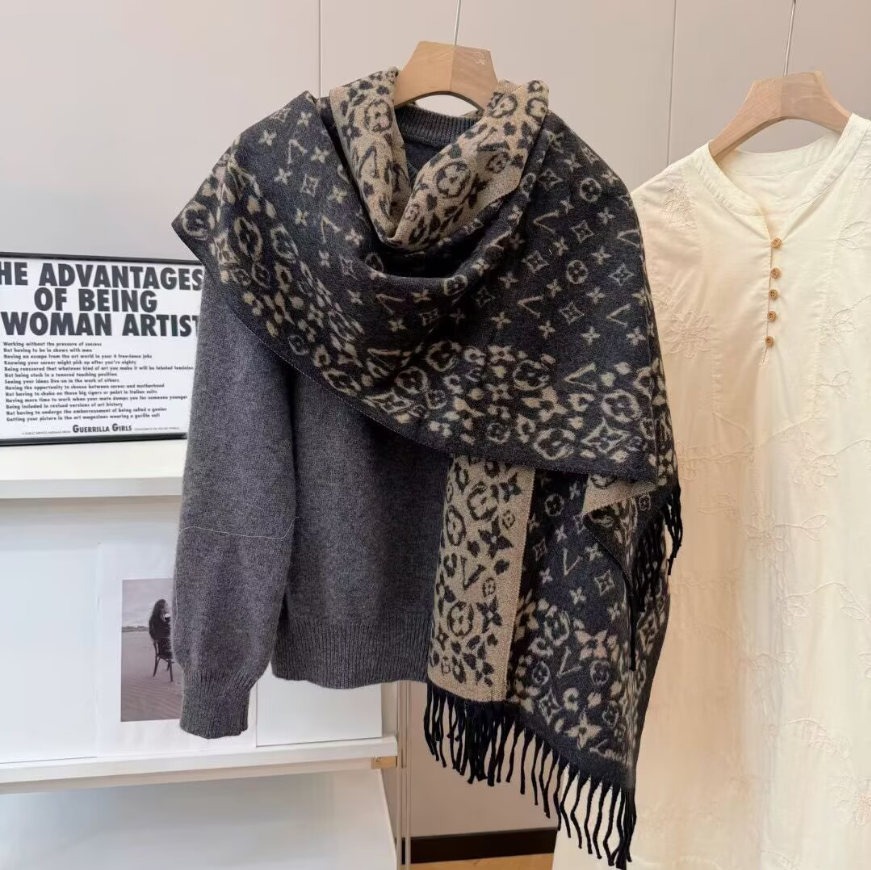 Designer scarf luxury wool scarf autumn and winter style for men and women warm and comfortable fashionable touch exquisite craftsmanship classic st