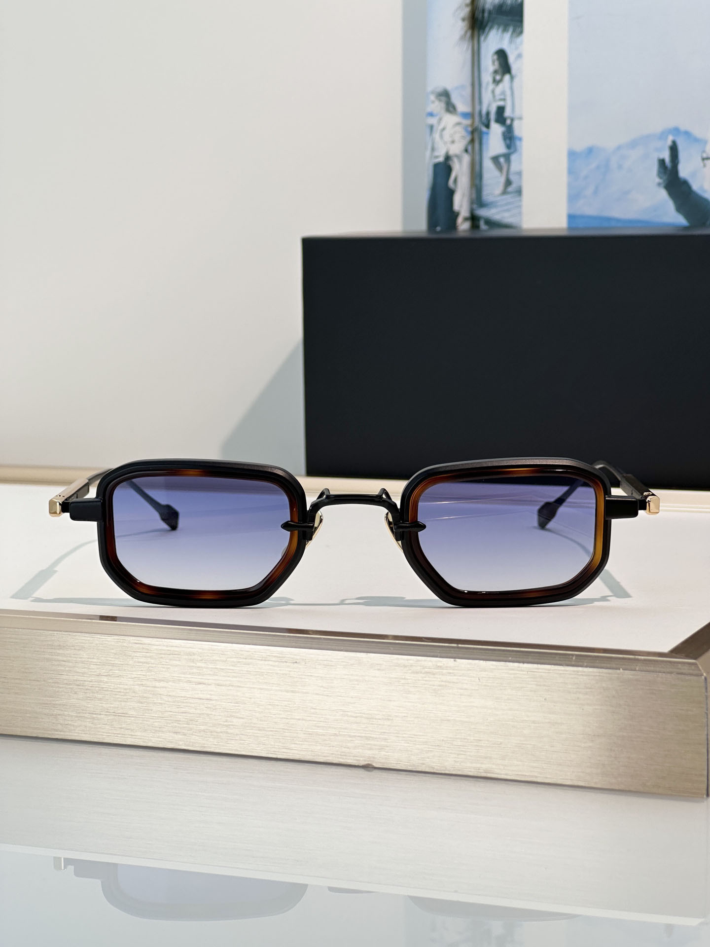 Luxury Designers Womens Sunglasses For Women Men Sun Glasses Mens Designer DENEB-T Fashion Style Protects Eyes Random Box