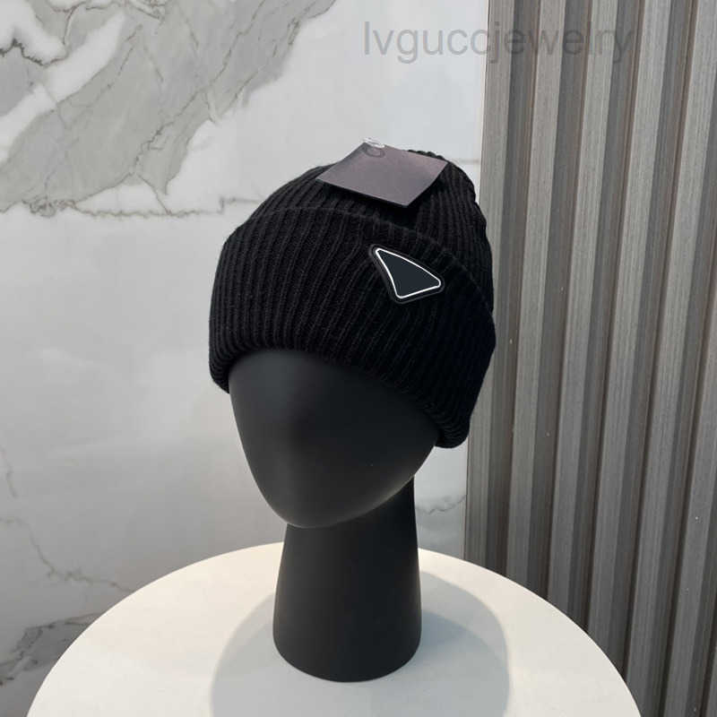 Beanies 2025 Designer beanie mens simple skull hat knitted womens classic triangle fashion casual autumn and winter skiing warm high quality box exc