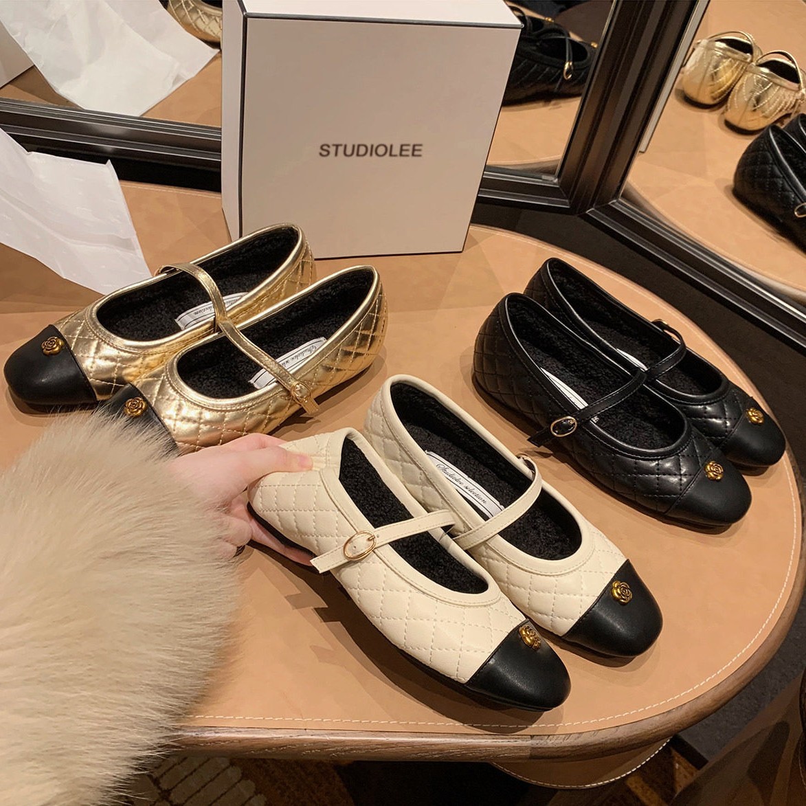 Luxury Designer Shoes 2026 Spr New Women Quilted Mary Jane Strap Dress Shoes Flat Pumps Free Shipp Q260916