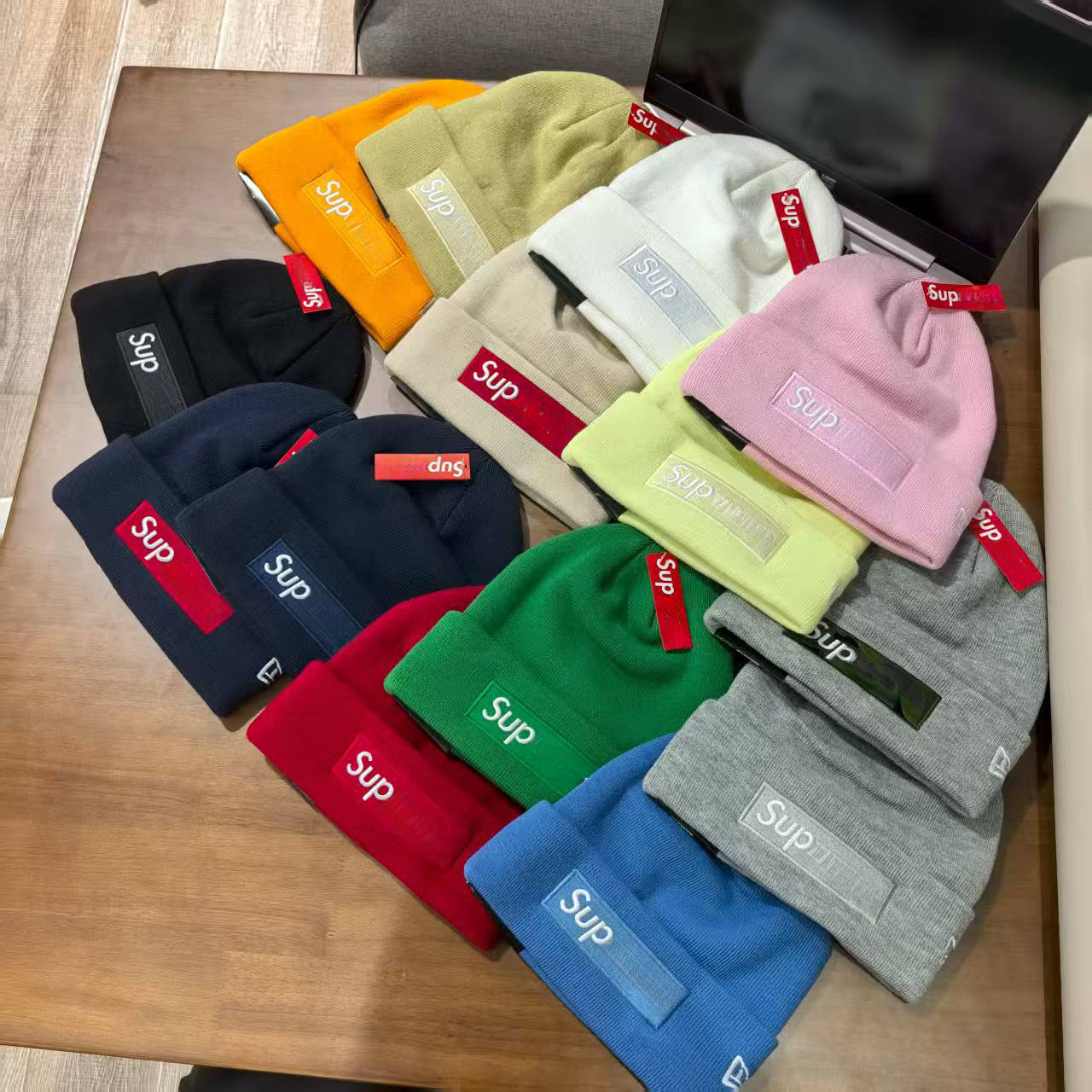 Fashion Designer hats Men's and women's beanie fall/winter thermal knit hat ski brand bonnet High Quality Skull Hat Luxury gift