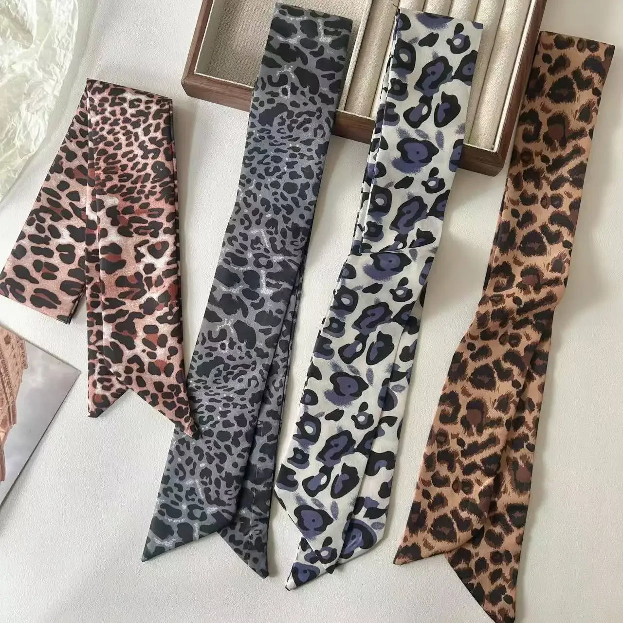 4pcs/set Scarf Women Fashion Leopard Print Hair Bands Silk Satin Bag Handle Ribbon Tie Neckerchief Foulard 260811