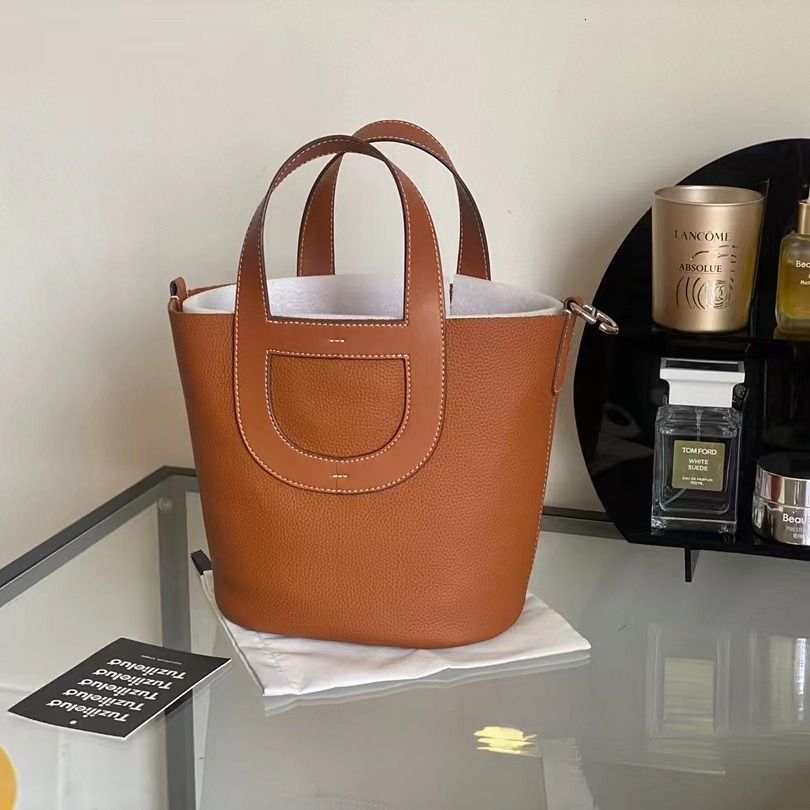Luxury Designer Bag New Top Layer TOGO Large Capacity Shoulder Bag Handbag Women S Light Luxury Brand Bucket Mother Pig Nose Bag Designer Backpack