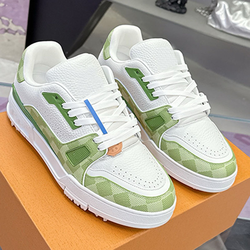 Womens Trainer Sneakers Fashionable Designer Low Cut Casual Sports Shoes Canvas Patchwork Leather Velvet Upper Rubber Outsole Daily Street Shoes