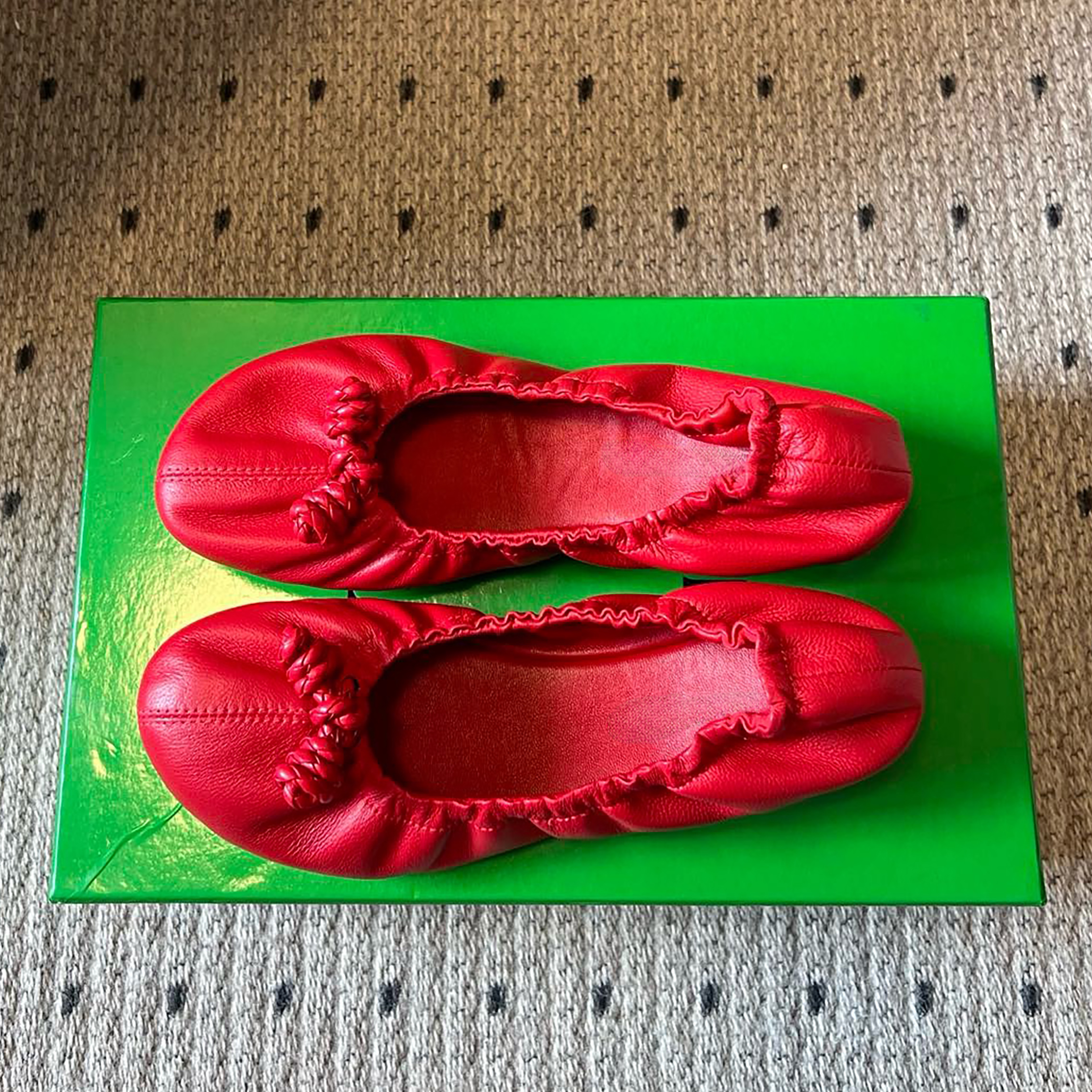 Chaussures de ballet en cuir véritable pour femmes avec semelle plate plissée, chaussures décontractées rétro pliables à surface douce, nouvelles