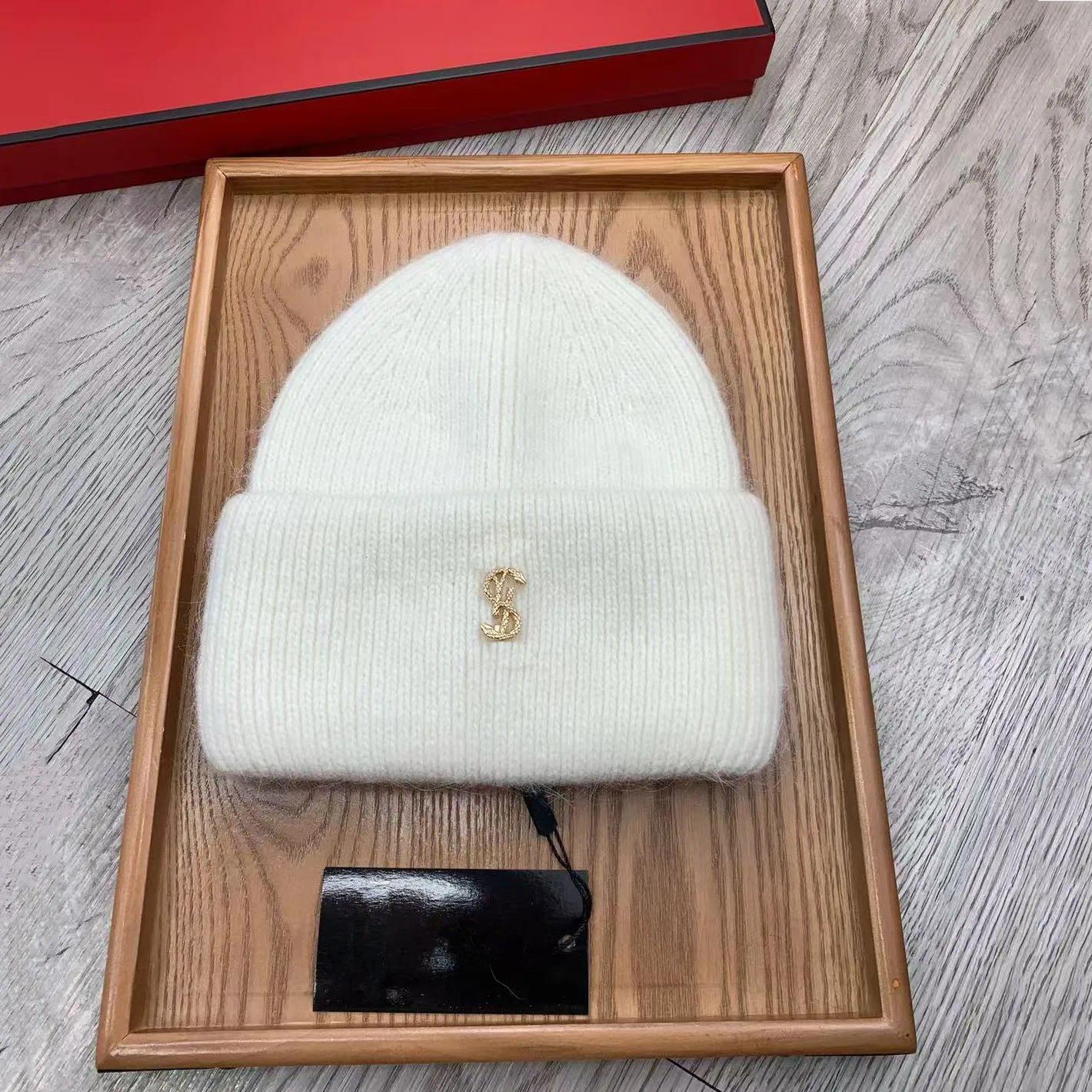 Designer Women Beanie For Hat Wool Knitted Fine Lines With Exquisite Metal Labels Men Hats Warm Casual Classic Simple Styles Solid Winter