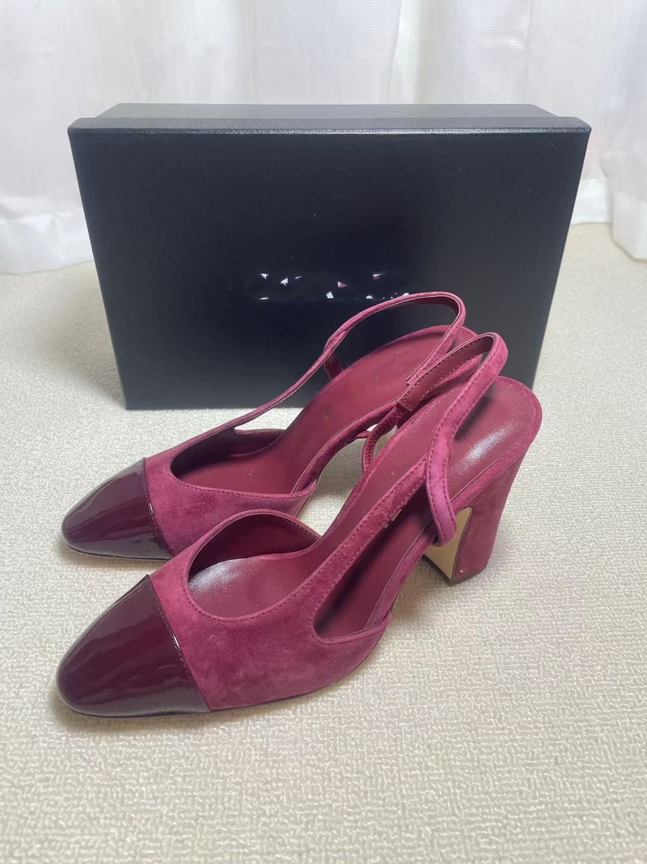 Sandales classiques bicolores colorblock dans de nouvelles couleurs
