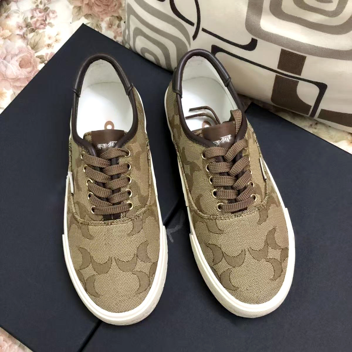 IN SIGNATURE HIGH LINE Top quality Man flat loafer Vacation casual shoe tennis Men sneaker dress Couchs Designer slip ons trainer Low-top luxury bas