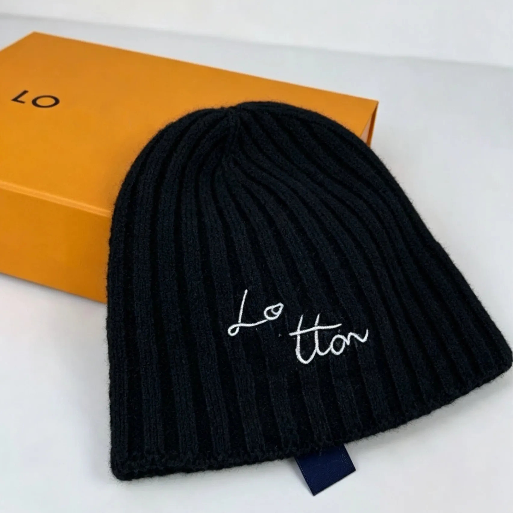 Designer Beanie Caps Winter Hats for Women Men Fashion Embroidered Signature Beanie Hat Skull Caps Outdoor Travel Hats Keep Warm