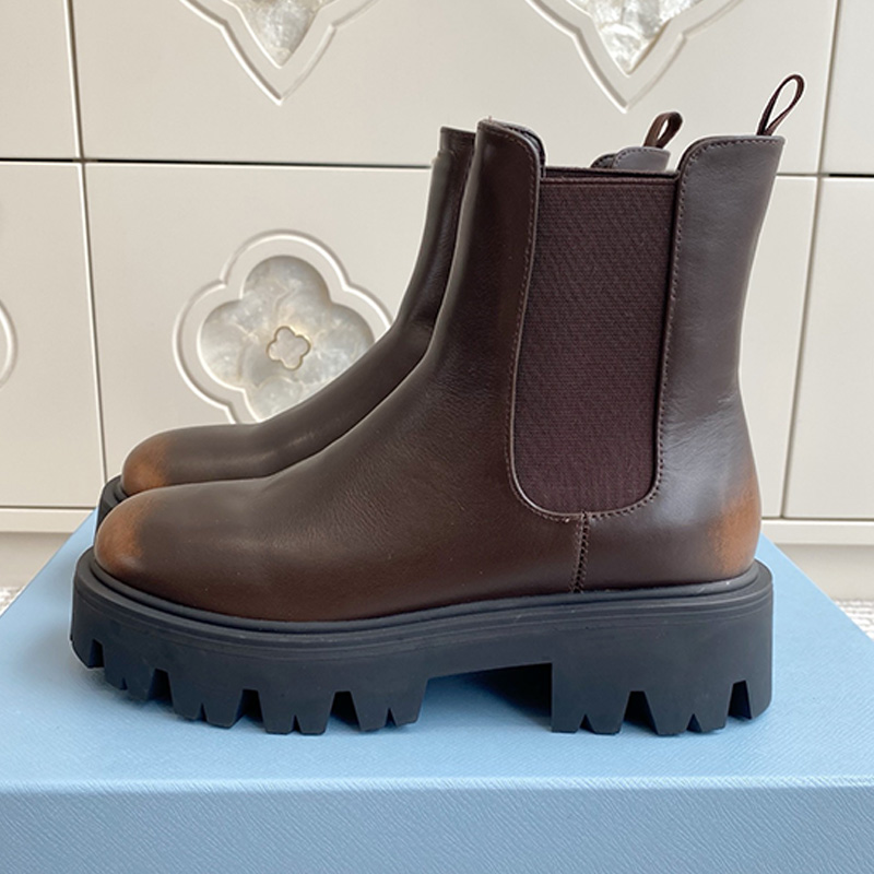 New designer Womans Brushed Leather Boots luxury stretch fabric patchwork cowhide shoe upper Chelsea short boots womens casual fashionable wearing s