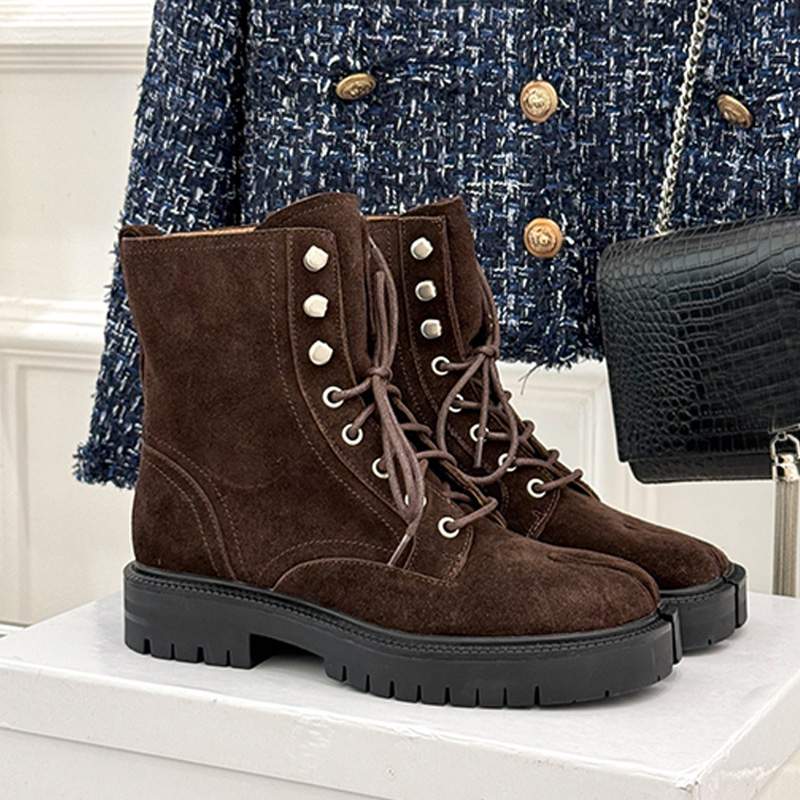 26SS couple style split toe lace up short boots designer mens classic dark brown suede cowhide shoes thick sole upper womens mans daily wear short b