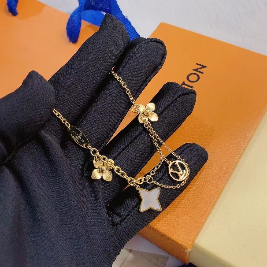 18k Gold Plated Nail Bracelet designer bracelet women louise bracelet Luxury Bangle Bracelet Noble Elegant Women Jewelry Valentine Gift Box clover b