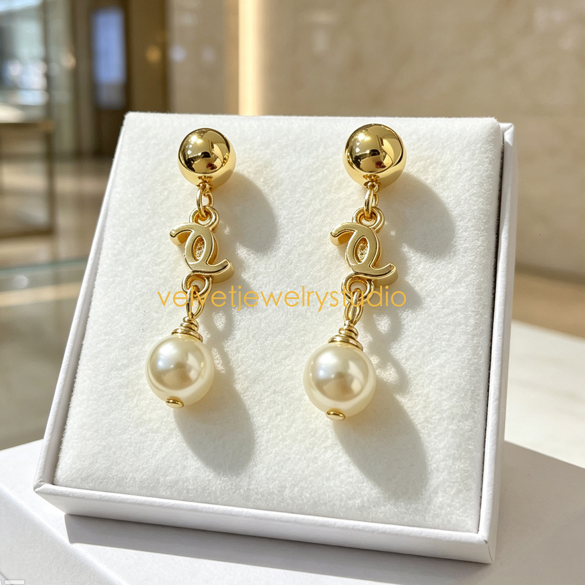 designer earrings for woman channel Round Ball Pendant Pearl Earrings Light Luxury Fashionable Classic Versatile For Everyday Wear CC Earring