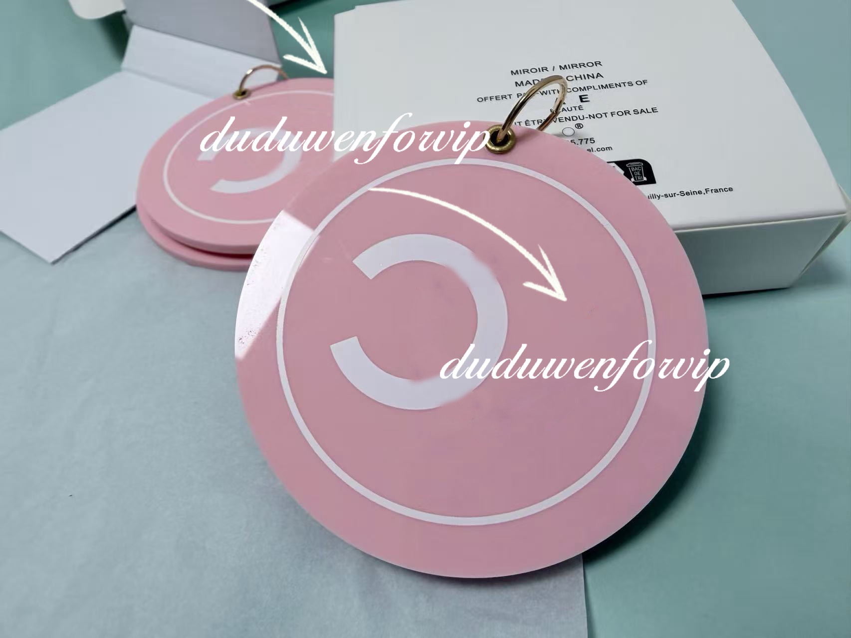 2026 New Beatue.gift Mirror fashion Pink 2c Mark Vintage Slide-Open Compact Vintage Miorror with box GWP party gift