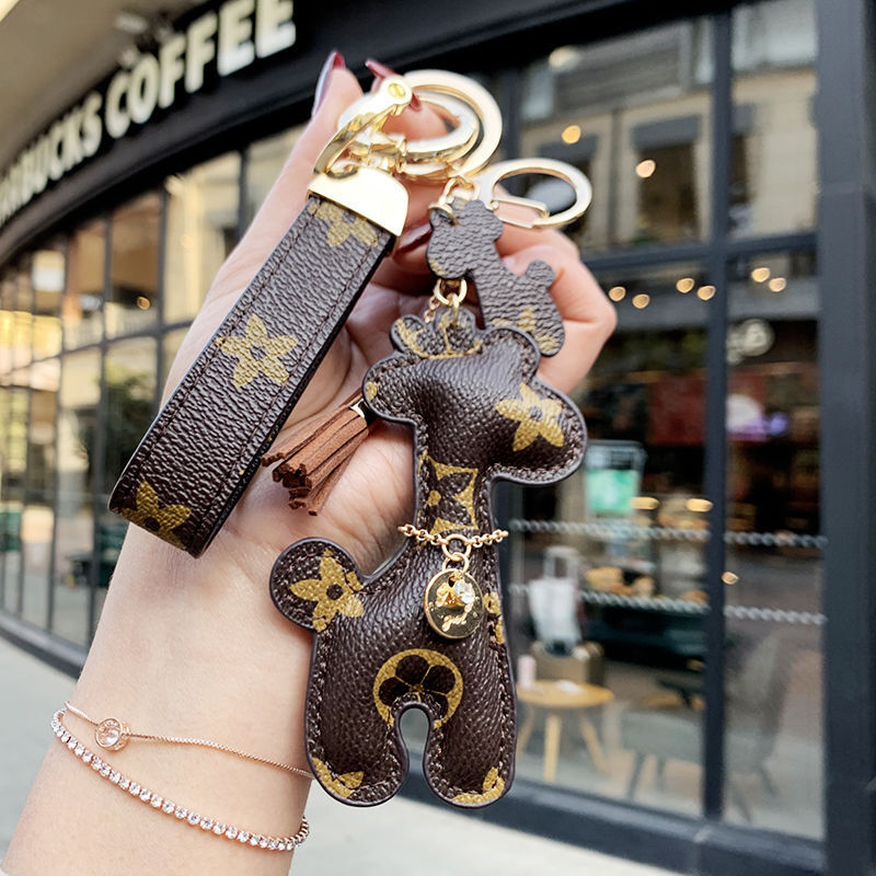 Luxury Brand Designer Sunglasses European And American Car For Women, Personalized Leather Giraffe Keychain Pendant, Backpack Decoration, Couple