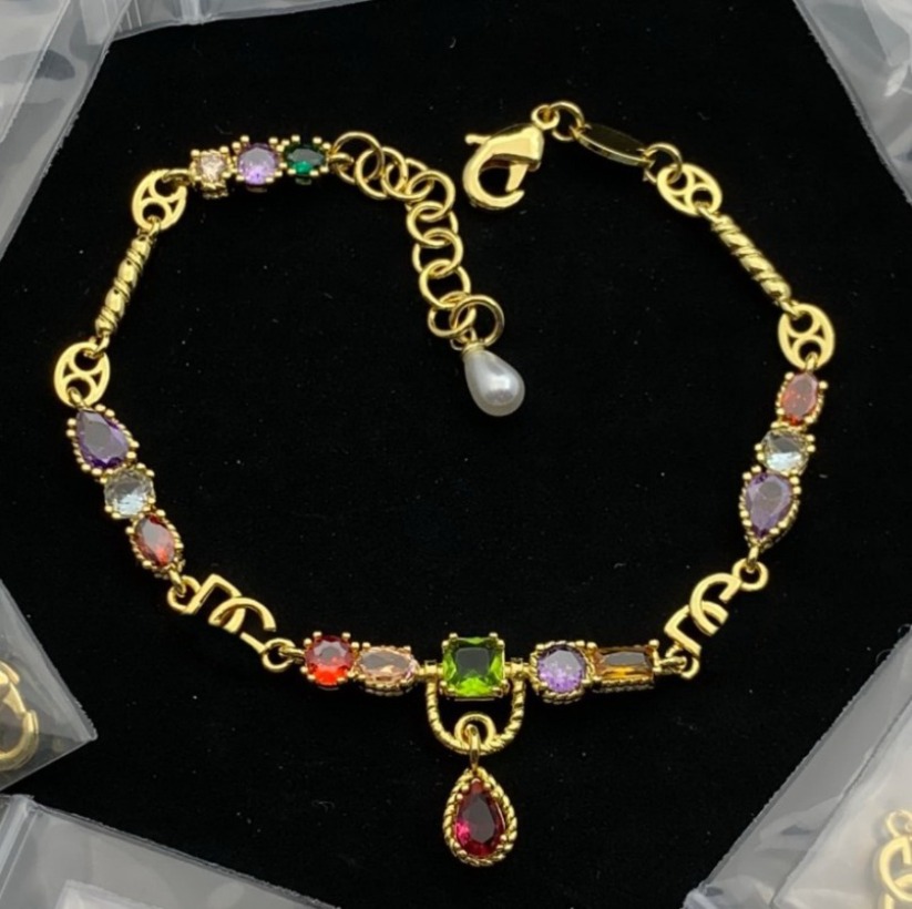 New Designed women crystal letters pendant Necklaces gold Copper Plated bracelet earring fashion Designer Jewelry