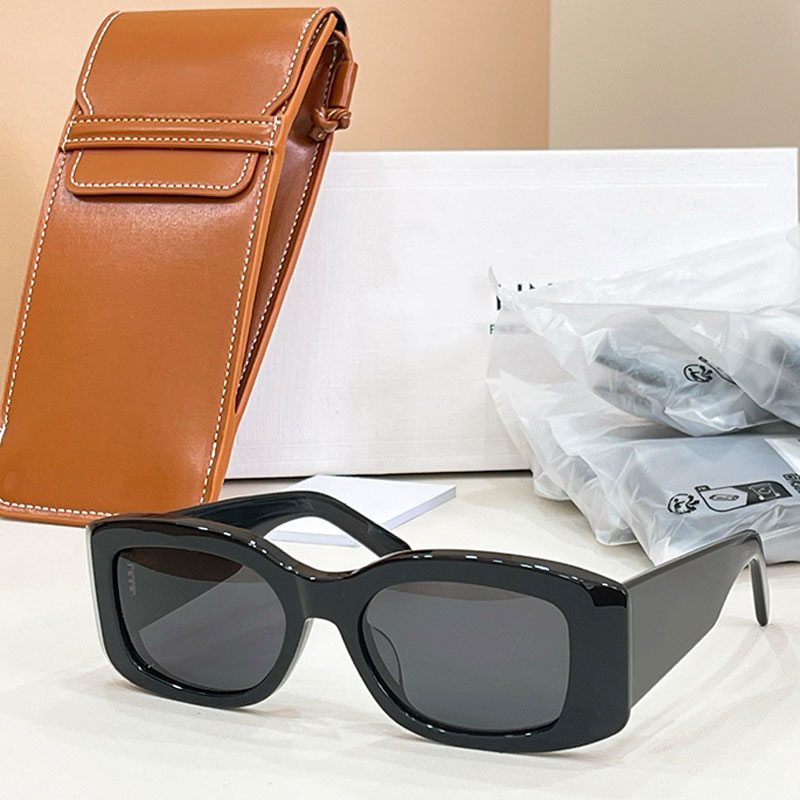 Ladies Designer Sunglasses Square Luxury Black Acetate Frame Fashion Grey Lens Temples Gold Logo Ladies High Quality Banquet Sunglasses CL40282U
