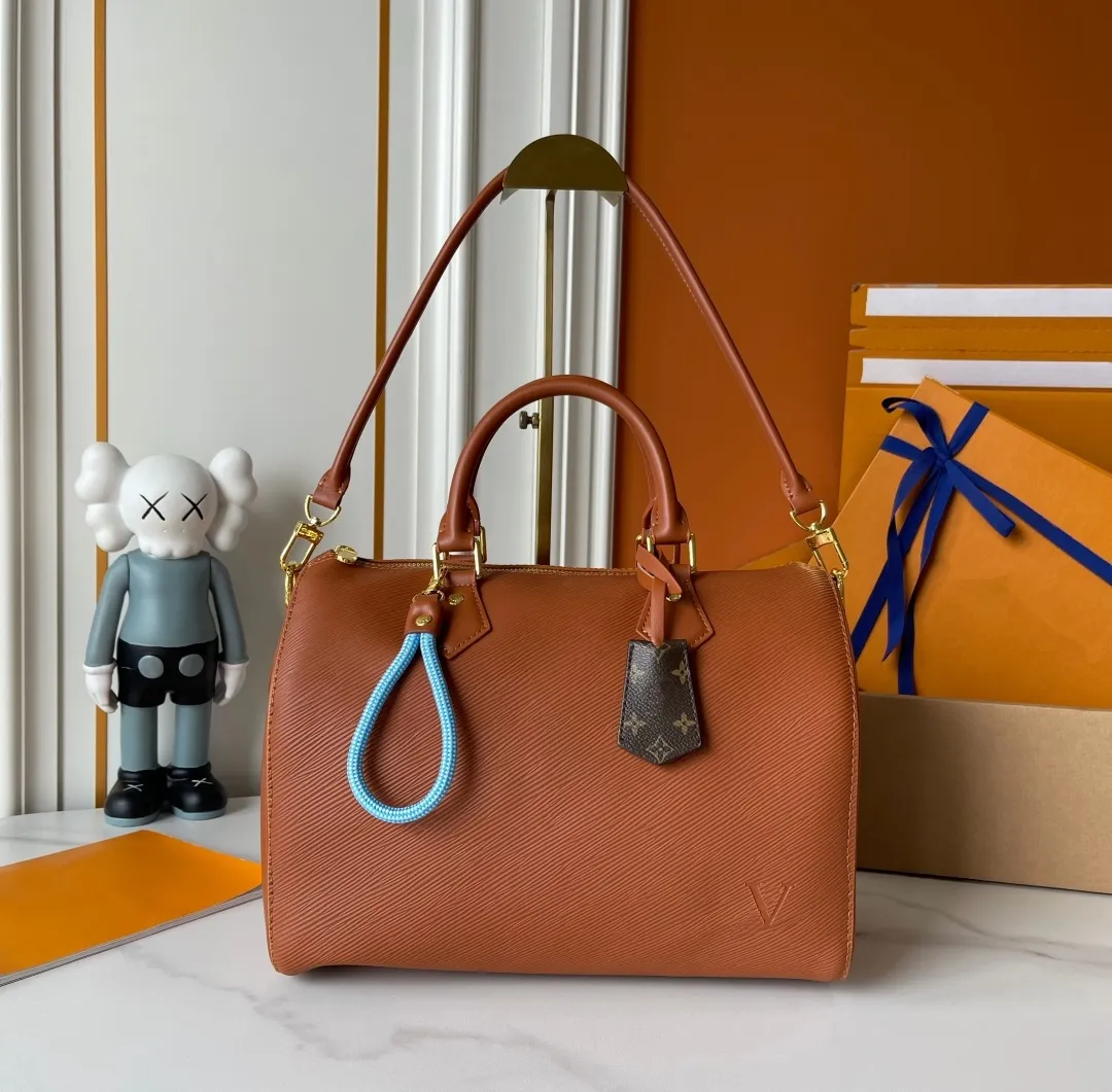 10A Luxury Designer bag Womens Genuine Crafted from classic Epi leather presenting a vintage glossy texture Accompanied by an iconic keybag Shoulder