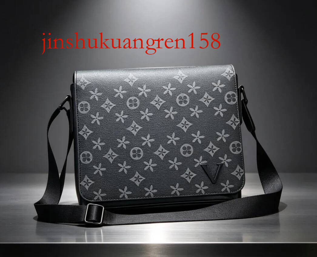 10A New Designer Shoulder Man Messenger Bag Crossbody Purse Travel Outdoor Packs Male Luxurys bags Casual Cross Body book bag Men Fashion black Top
