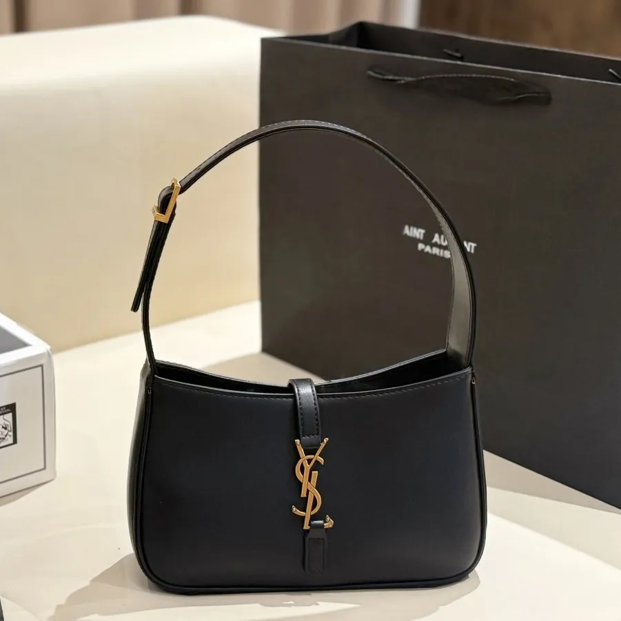 Designer bag genuine leather shoulder bag handbag hobo diagonal cross bag, classic black smooth leather crocodile pattern embossed high quality c