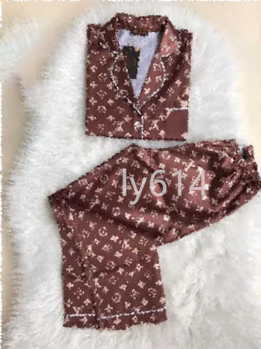 Plus Size designer pajamas women Elegant All-Over Print Comfortable Long Sleeve V-Neck Top with loose Pants Premium Warm Loungewear XS-4XL