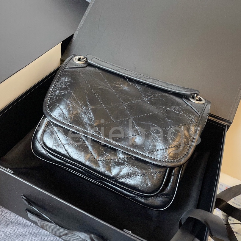 10a Designer bag High Quality bags for women luxury genuine leather Oil Wax Cowhide Hobo Classic Blk Large Capity Shoulder Armpit Bag Silver Chain H