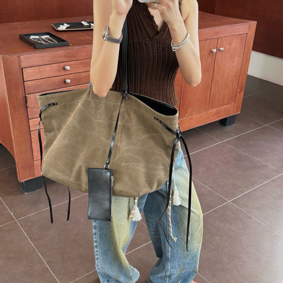 Sac de créateur Sac de créateur 2026 Design unique en cuir véritable grande capacité toile patchwork couche supérieure en peau de vache sac fourr