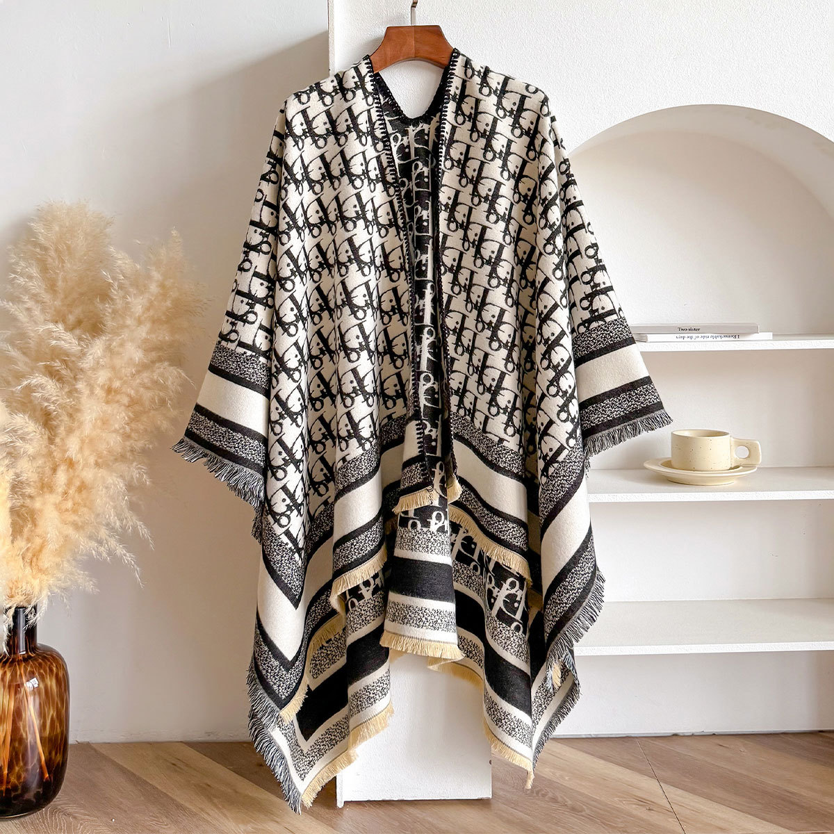 Exquisite Designer Retro Letter Cape Shaped Shawl Elegant Womens Tassel Imitation Cashmere Autumn And Winter Outer Wear Warm Cloak Scarf
