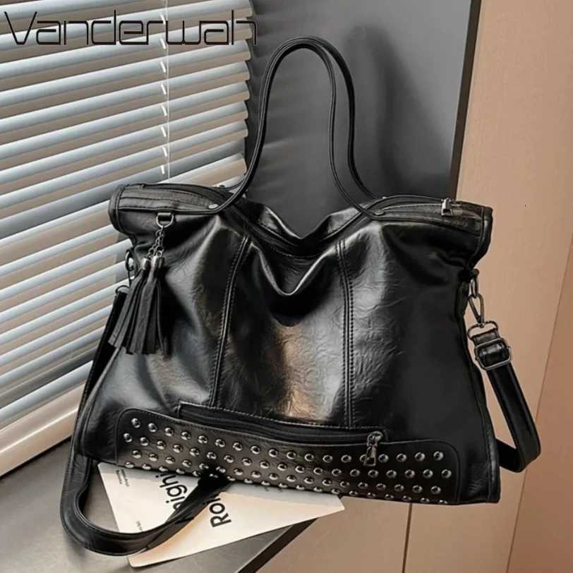Tassel Women's Soft Leather Shoulder Crossbody Rivet Luxury Commuting Handbags Women Bags Female Large Capacity Tote Bag X260815