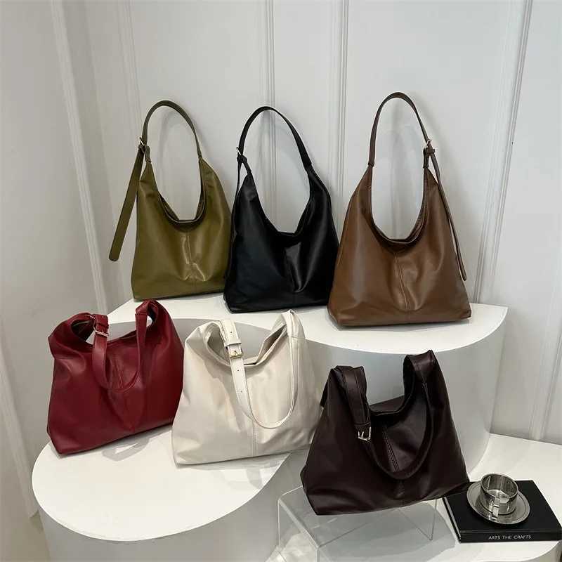 Large capacity commuting new winter popular 2025 solid color simple versatile fashion high sense texture casual single shoulder X260815