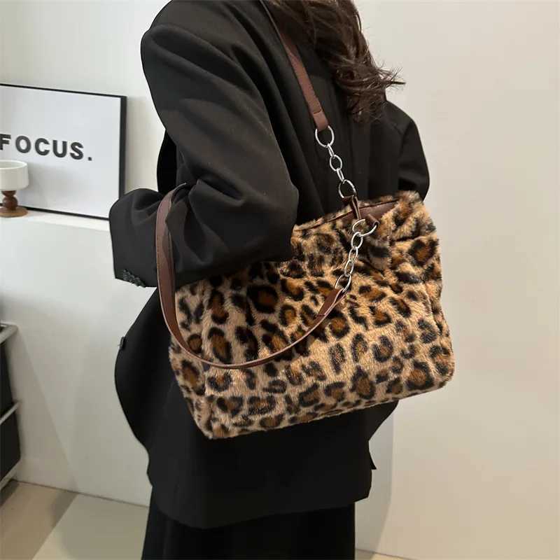 Simple Women's Fashionable Leopard Print Plush Tote Warm Soft Handbag Shoulder Bag Suitable for Daily Shopping Work X260815