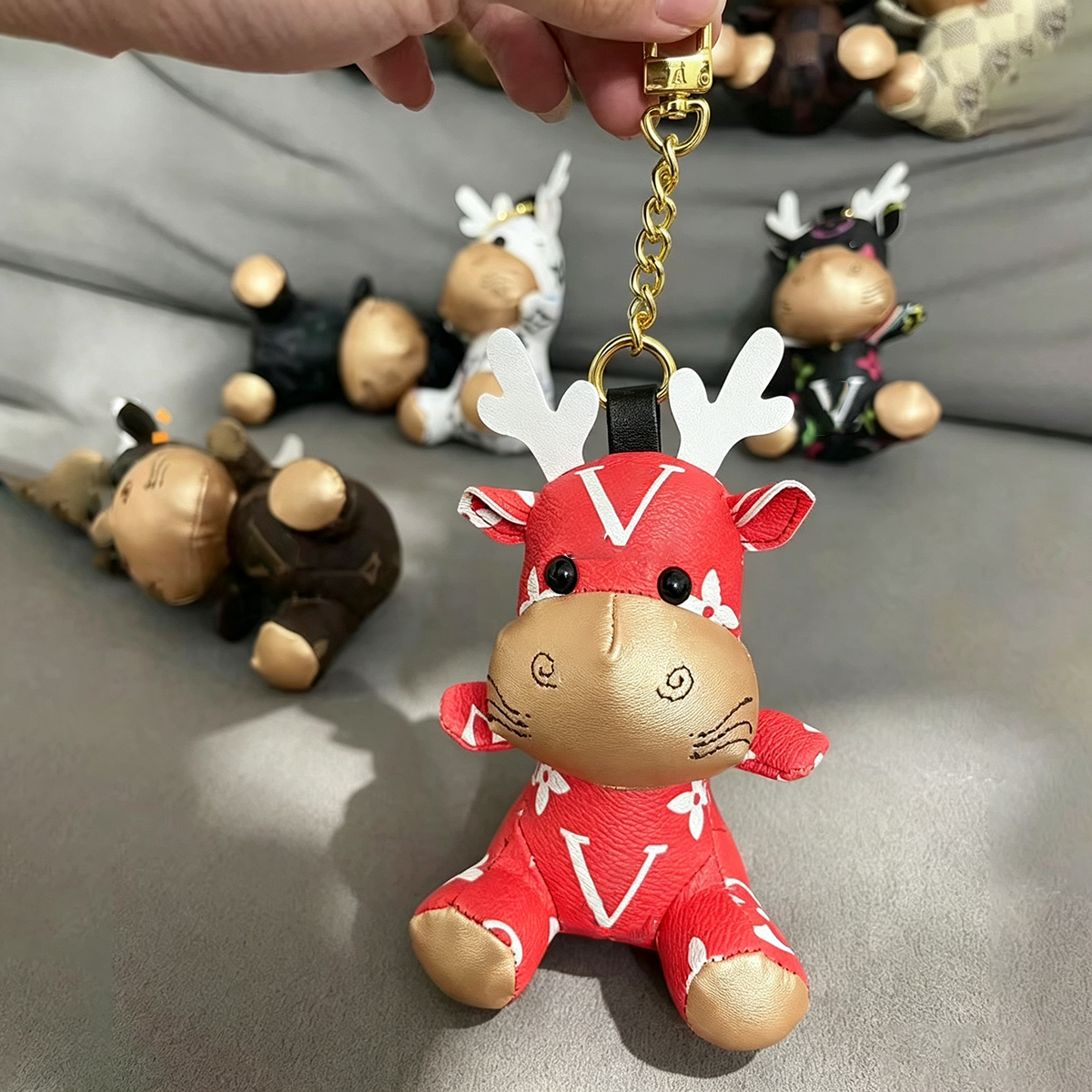 2026 Keychain Classic Exquisite Luxury Designer Car Keyring Letter Unisex Lanyard Gold Metal Small Jewelry Bag Charm Dragon Pendant Leather Keychain
