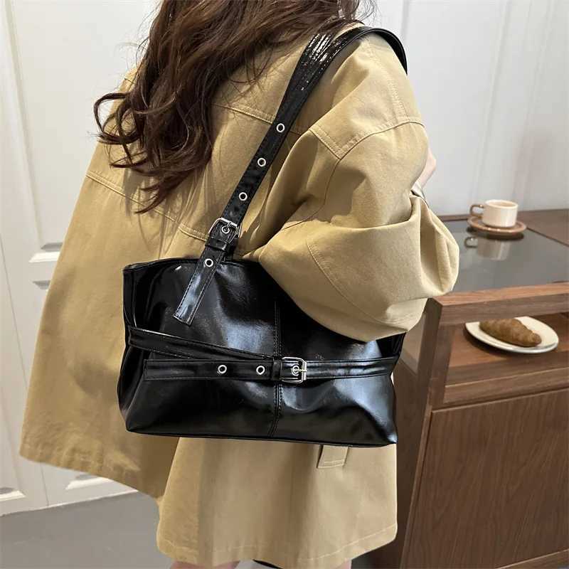 New Fashionable Versatile Belt Buckle Handbag Korean Style Solid Color Soft Leather Women's Casual Shoulder Underarm Bag X260815