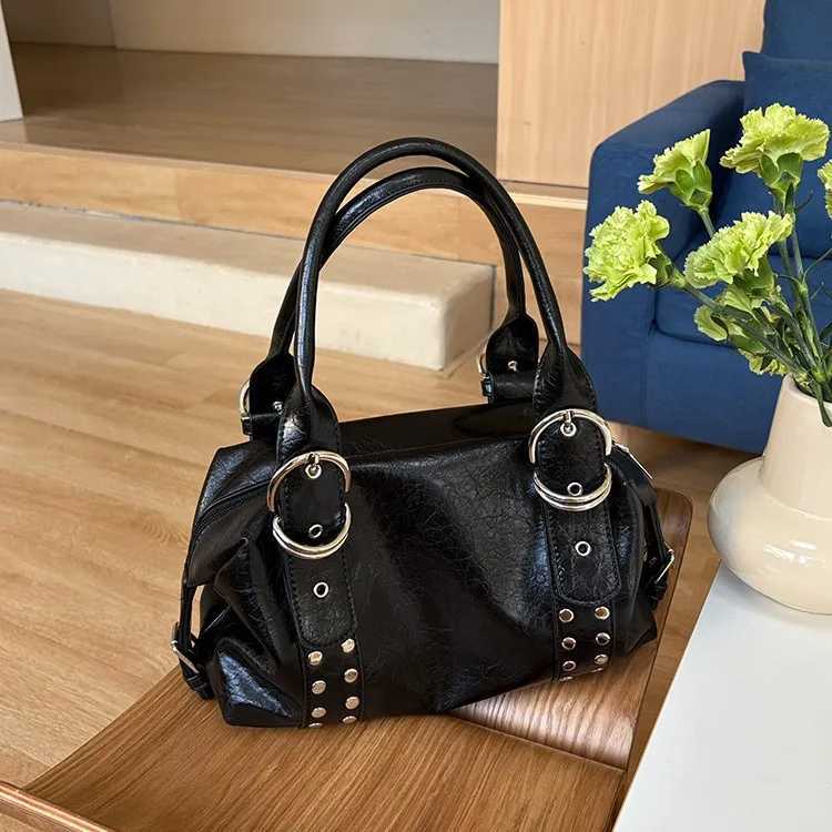 Fashion Rivet Women Shoulder PU Leather Hot Girl Motorcycle Bolsa Feminina Female Underarm Bag Ladies Big Handbag Black X260815