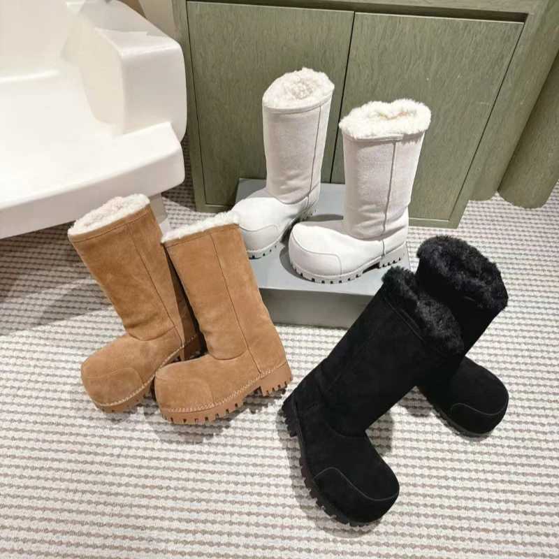 New Fashionable Snow Boots Platform Elevating Warm Cotton Shoes Warm Big Head Design Long Boots Ladies All-over Brown Long Boots T260724