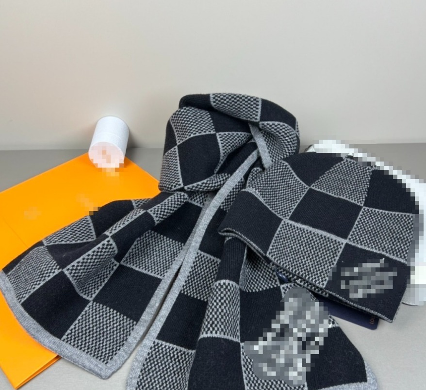 2026 Plaid Knit cologne Hat Set For Fall Winter Trendy High Street perfume Style Couple Beanie Scarf Combo Warm Designer