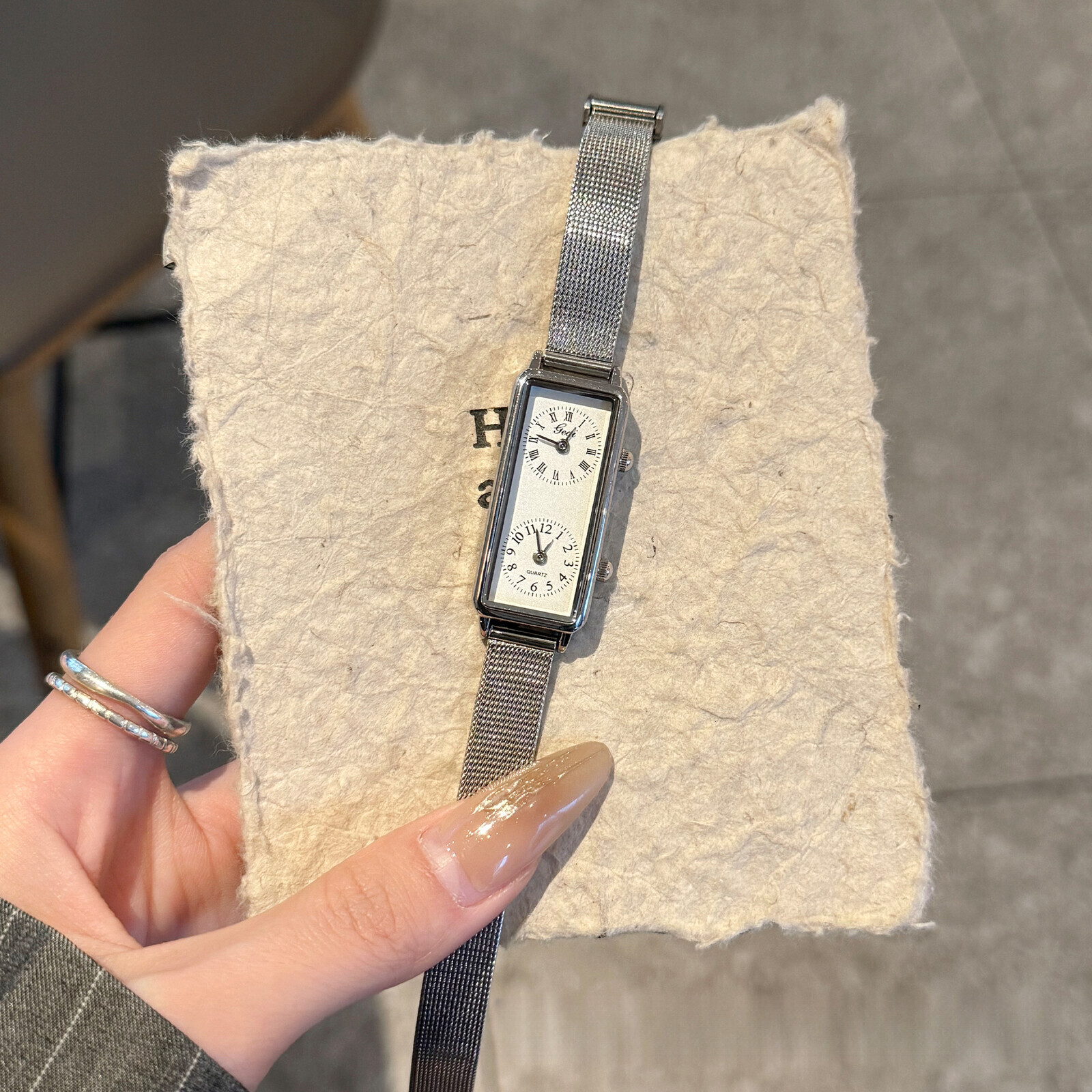 designer watch steel band watch for women vintage small square watch second hand light luxury niche style quartz watch Fashionable and high quality